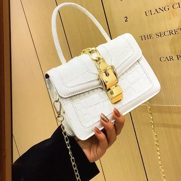 Bags - Picture 2 of 9